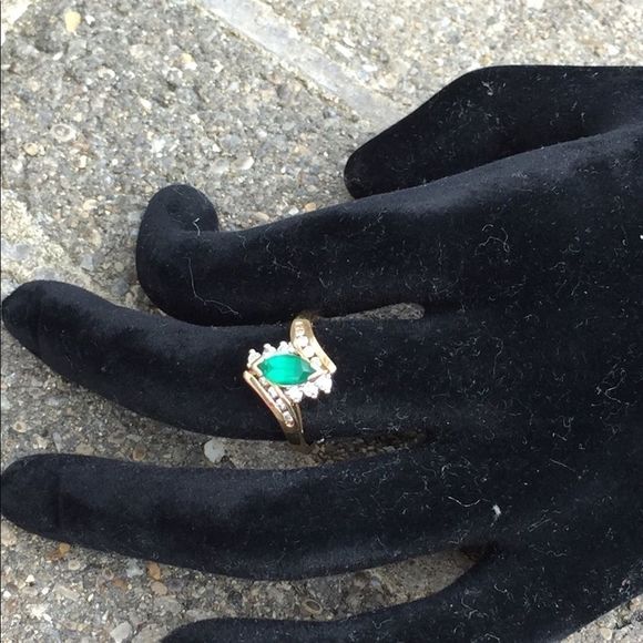 14KT Yellow Gold Emerald & Diamond Ring 6.5